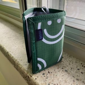 BAGGU Smile Billfold Wallet